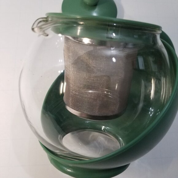 Tea maker (2 total). One in green and the other in ligher green - Picture 10 of 11